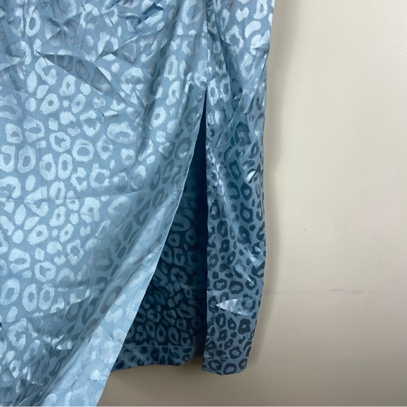Something New Snmia Gatherings Baby Blue Leopard Embossed‎ Midi Satin Skirt XL - Picture 5 of 10